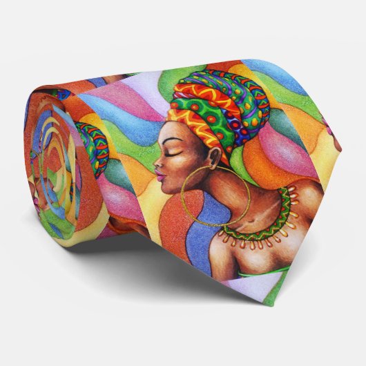 Afrikaanse vrouw met was traditionele stof stropdas (Opgerold)