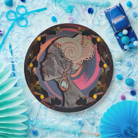 Afrikaanse vrouw profiel op een geweven mandje papieren bordje (Feest)