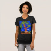 Afrika's Acacia Beauty: Serengeti Serenity. T-shirt (Voorkant volledig)