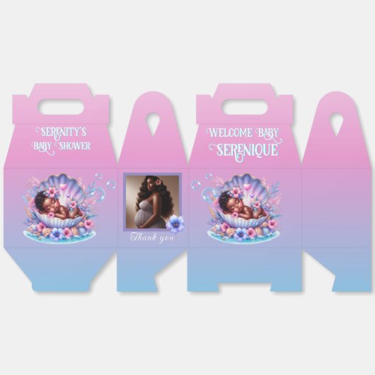 Afro-Amerikaanse Baby Girl in Seashell Pastel Bedankdoosjes (Ongevouwen)