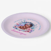 Afro-Amerikaanse Baby Girl in Seashell Pastel Papieren Bordje (Gekanteld)
