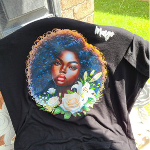 Afro-Amerikaanse schoonheid geniet van haar bloeme Tri-Blend Shirt