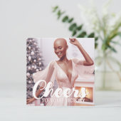 Afro-Amerikaanse vrouw die kanker overleefde is do Feestdagenkaart (Staand voorkant)