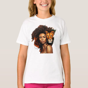 Afro-Amerikaanse vrouw met majestueuze leeuw T-shirt