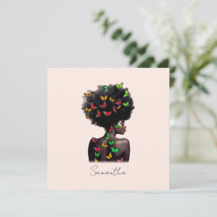 Afro-Amerikaanse vrouw met vlinder gevulde Afro