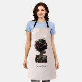 Afro-Amerikaanse vrouw met vlinder gevulde Afro Schort (Gedragen)