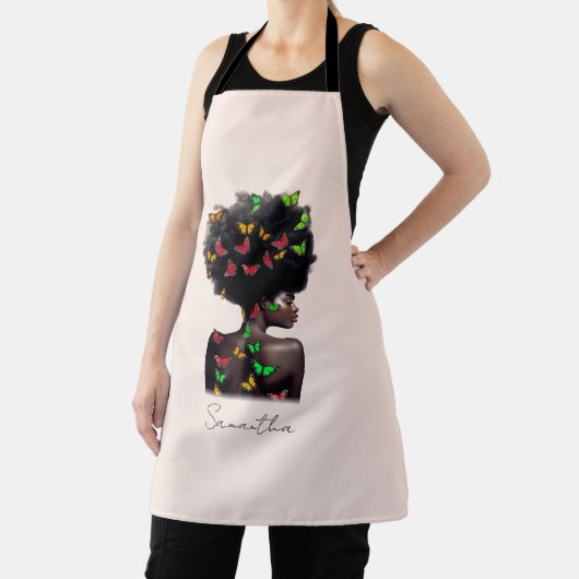 Afro-Amerikaanse vrouw met vlinder gevulde Afro Schort (Insitu)