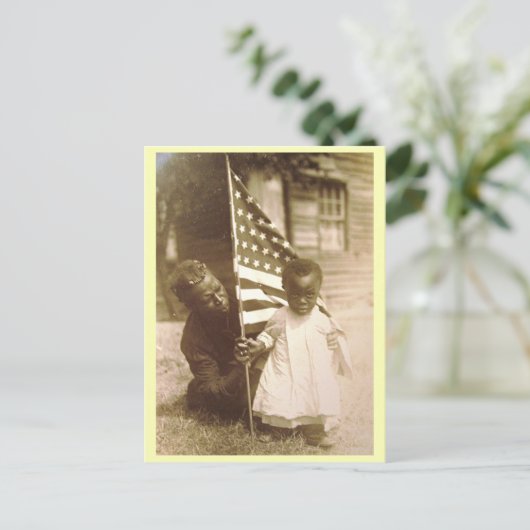 Afro-Amerikaanse zoon en moeder, Amerikaanse vlag  Briefkaart (Staand voorkant)