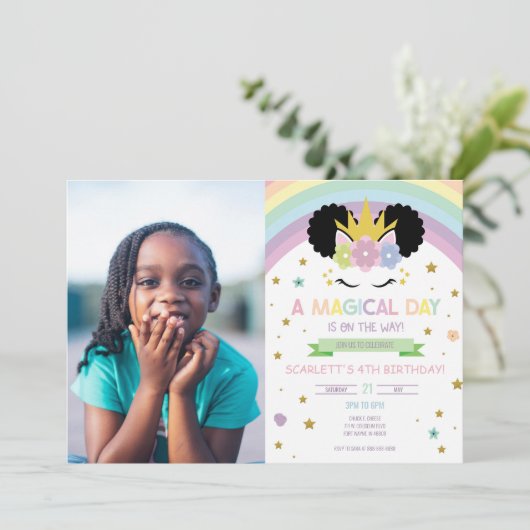 Afro Puff Unicorn en Rainbows Birthday Party Kaart (Staand voorkant)