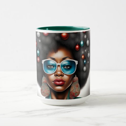 Afro vrouw elegante en bizarre vakantie stemming mok (Midden)