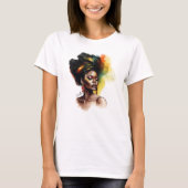Afrocentrische vrouw in levendige kleuren t-shirt (Voorkant)