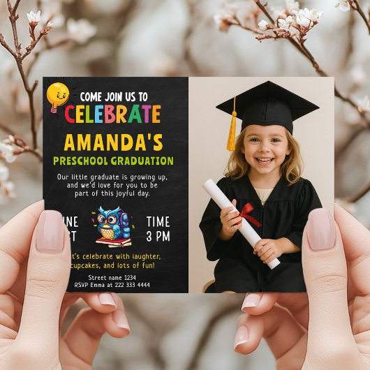 Afsluiting peuterspeelzaal voor meisje met foto kaart