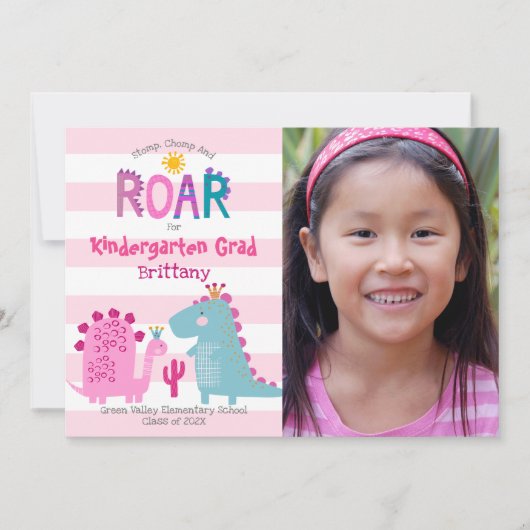 Afstudeer Kleuterschool Foto Dinosauriërs Meisje S Aankondiging (Voorkant)