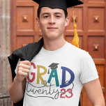 Afstudeerder 2023 vet kleurrijk afstuderen T-Shirt<br><div class="desc">Viel je afstuderen in met dit moderne en stijlvolle T-shirt met een vettig "AFSTUDEERDER 223" in alle petten en calligrafie retro kleuren lettertypen.</div>