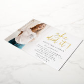 Afstudeerder 2025 Foto Ze deed het Afstuderen Gold Folie Uitnodiging (Gedraaid)