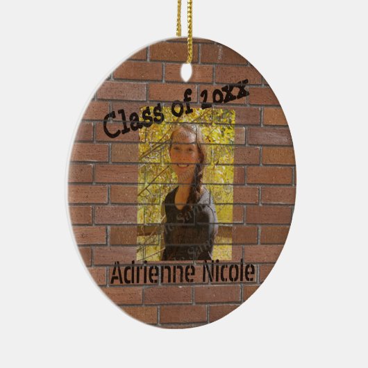 Afstudeerder Graffiti Foto van Bricks  Keramisch Ornament (Rechts)