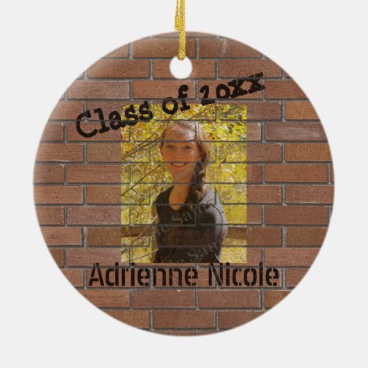 Afstudeerder Graffiti Foto van Bricks  Keramisch Ornament (Achterkant)