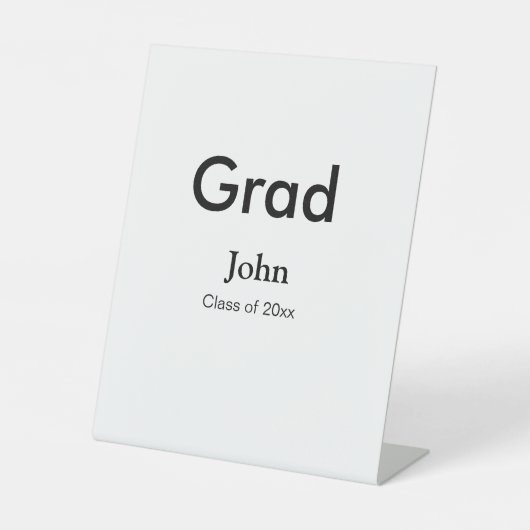 afstudeerder jongen voegt naam toe bevat datumteks reclamebord met voetstuk (Voorkant)