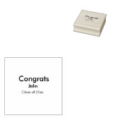 afstudeerder jongen voegt naam toe bevat datumteks rubberstempel (Gestempeld)