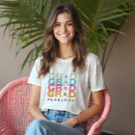 Afstudeerder kleurrijke regenboog Klasse 2022 Mode Tri-Blend Shirt<br><div class="desc">Moderne en stijlvolle afstudeerder klasse van 2022 t-shirt. Het ontwerp is voorzien van "Afstudeerder" dat het ontwerp herhaalt in kleurrijke regenboogkleuren. Personaliseer met afstuderen jaar en de naam van het afstudeerder. Een leuk cadeau voor het afstudeerder. Design by Moodthology Papery.</div>