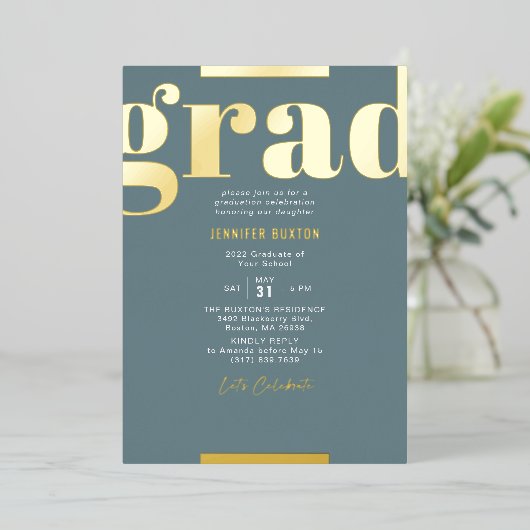 Afstudeerder Modern Bold Graduparty Green & Gold Folie Uitnodiging (Staand Voorkant)