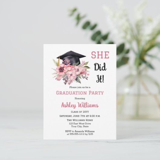 Afstudeerder Pet en Roze Bloemen Ze deed het Afstu Uitnodiging Briefkaart (Staand voorkant)