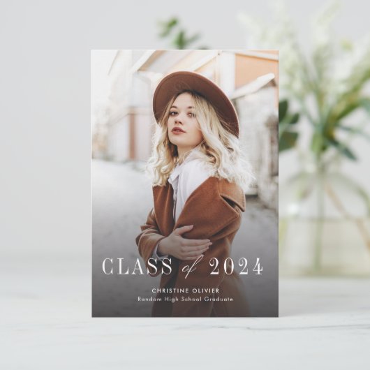 Afstudeerder Photo Afstuderen Class of 2025 aangek (Staand voorkant)