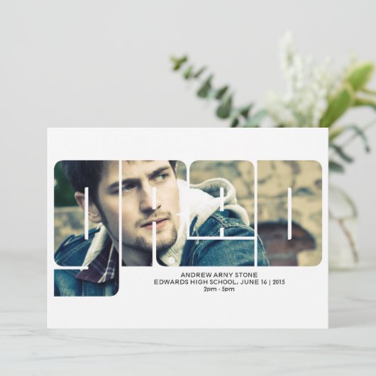 Afstudeerder Typografie 2 Aankondiging Afstuderen  (Staand voorkant)