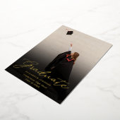 Afstudeerfeest voor zwart en goud fotoscript folie uitnodiging (Gedraaid)