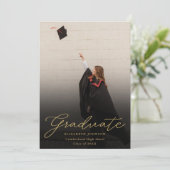 Afstudeerfeest voor zwart en goud fotoscript kaart (Staand voorkant)