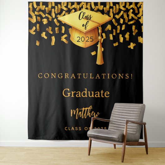 Afstudeerfeest zwart goud pet afstuderen 2025 wandkleed (In situ)