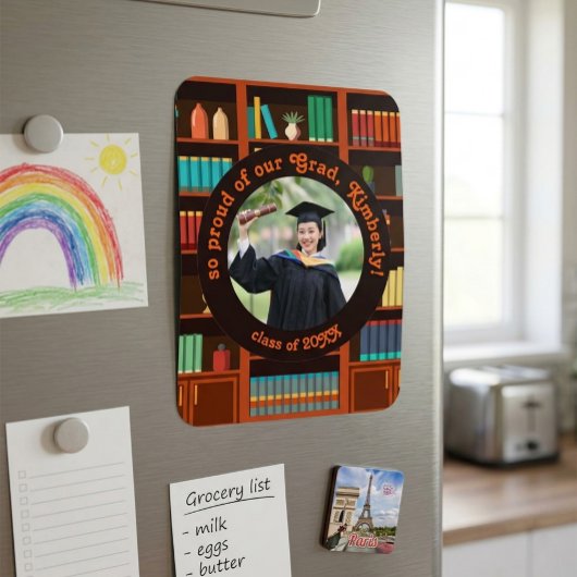 Afstudeerfoto met bibliotheekthema magneet