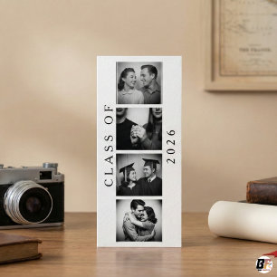 Afstudeerfoto strook van de klas van 2026 in retro reclamekaart