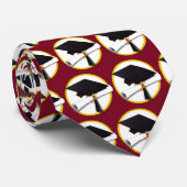 Afstudeerkap en diplomatie - Donkere rode achtergr Stropdas (Opgerold)
