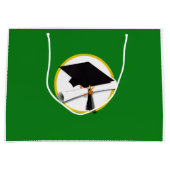 Afstudeerlampvoet met diploma - groene achtergrond large cadeautasje (Voorkant)