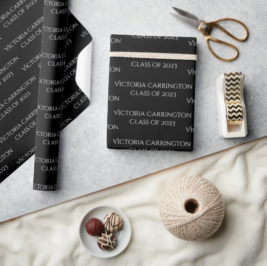 Afstudeernaam Jaar Klas Van Script Zwart Wit Cadeaupapier (Crafts)