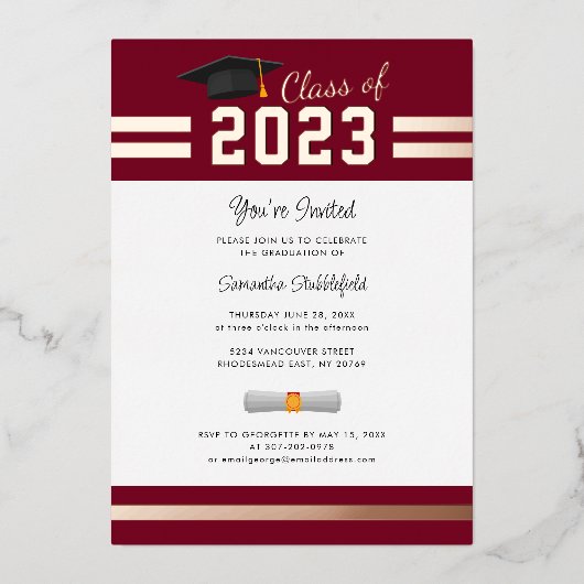 Afstuderen 2023 Burgundy Afstudeerder Party Roos G Folie Uitnodiging (Voorkant)