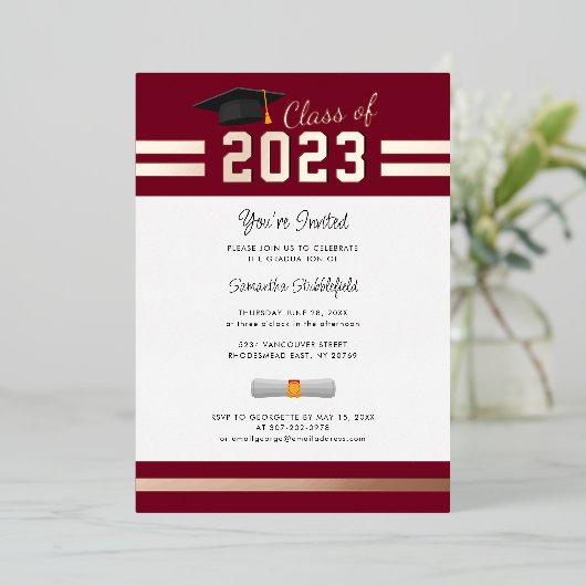 Afstuderen 2023 Burgundy Afstudeerder Party Roos G Folie Uitnodiging (Staand Voorkant)
