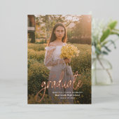 Afstuderen 2024 Modern Roos Gold Photo Afstuderen Folie Uitnodiging (Staand Voorkant)