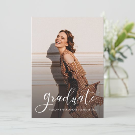 Afstuderen 2025 Foto's en Script-Afstudeerder Aankondiging (Staand voorkant)