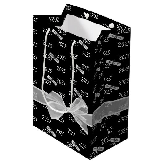 Afstuderen 2025 Gefeliciteerd met je inzet Medium Cadeauzakje (Voorkant Gekanteld)