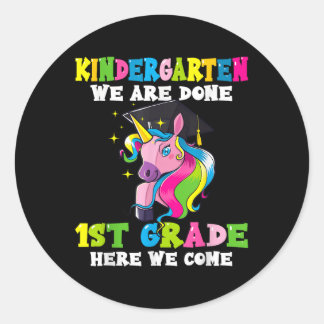 Afstuderen 2025 Kindergarten We Are Done Magical U Ronde Sticker