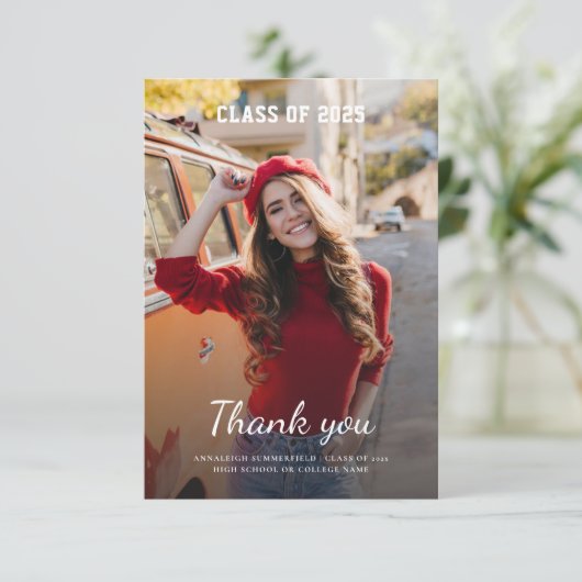 Afstuderen 2025 Modern Afstudeerder Foto Bedankkaart (Staand voorkant)