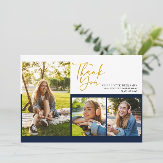 Afstuderen 2025 Modern Script Afstuderen Bedankt Aankondiging (Staand voorkant)