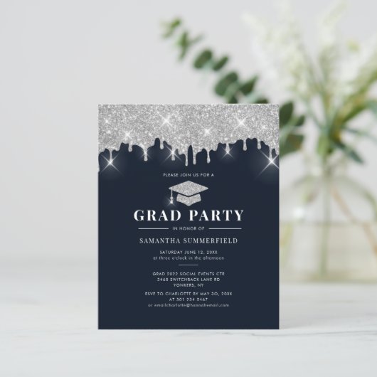 Afstuderen 2025 Navy Blue Afstudeerder Party Invit (Staand voorkant)