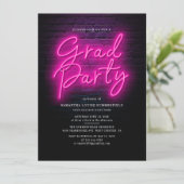 Afstuderen 2025 Roze Neon Script 2 Foto's Party Kaart (Staand voorkant)