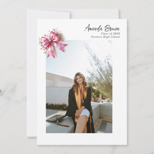 Afstuderen 2025 Roze strik Elegante Bloemuitnodigi Kaart (Achterkant)