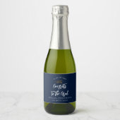 Afstuderen 2025 Script Navy Blauwe Sparkling Wijnetiket (Voorkant)