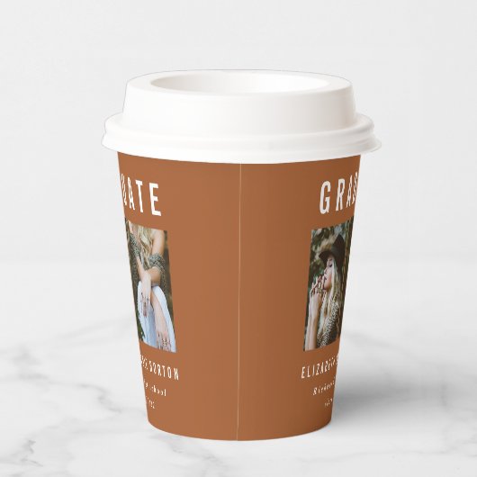 Afstuderen 2: typografie van terracotta papieren bekers (Rechts)