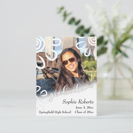 Afstuderen Aankondiging met Foto & Bloemen Afbeeld (Staand voorkant)